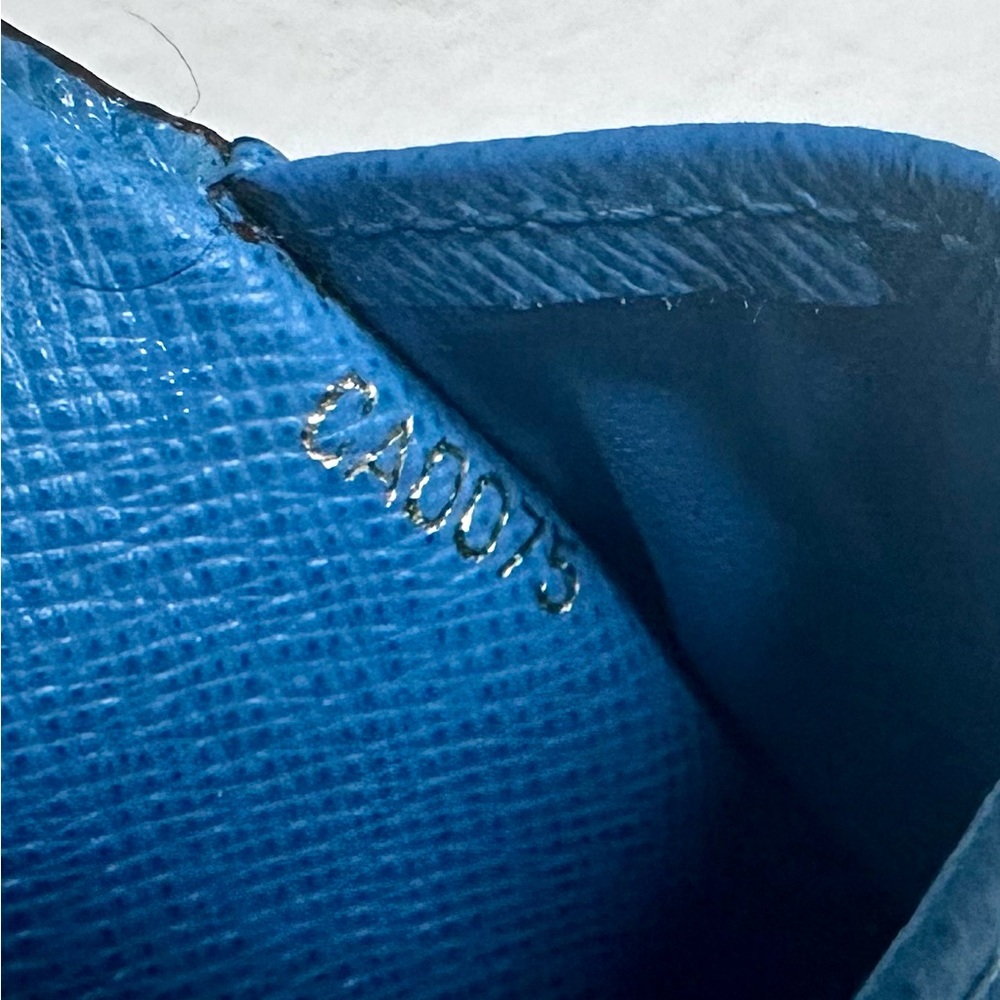 Authentic LOUIS VUITTON 
Monogram Koala PM Agenda Blue, New Larger Ring Spine!! - Picture 8 of 8